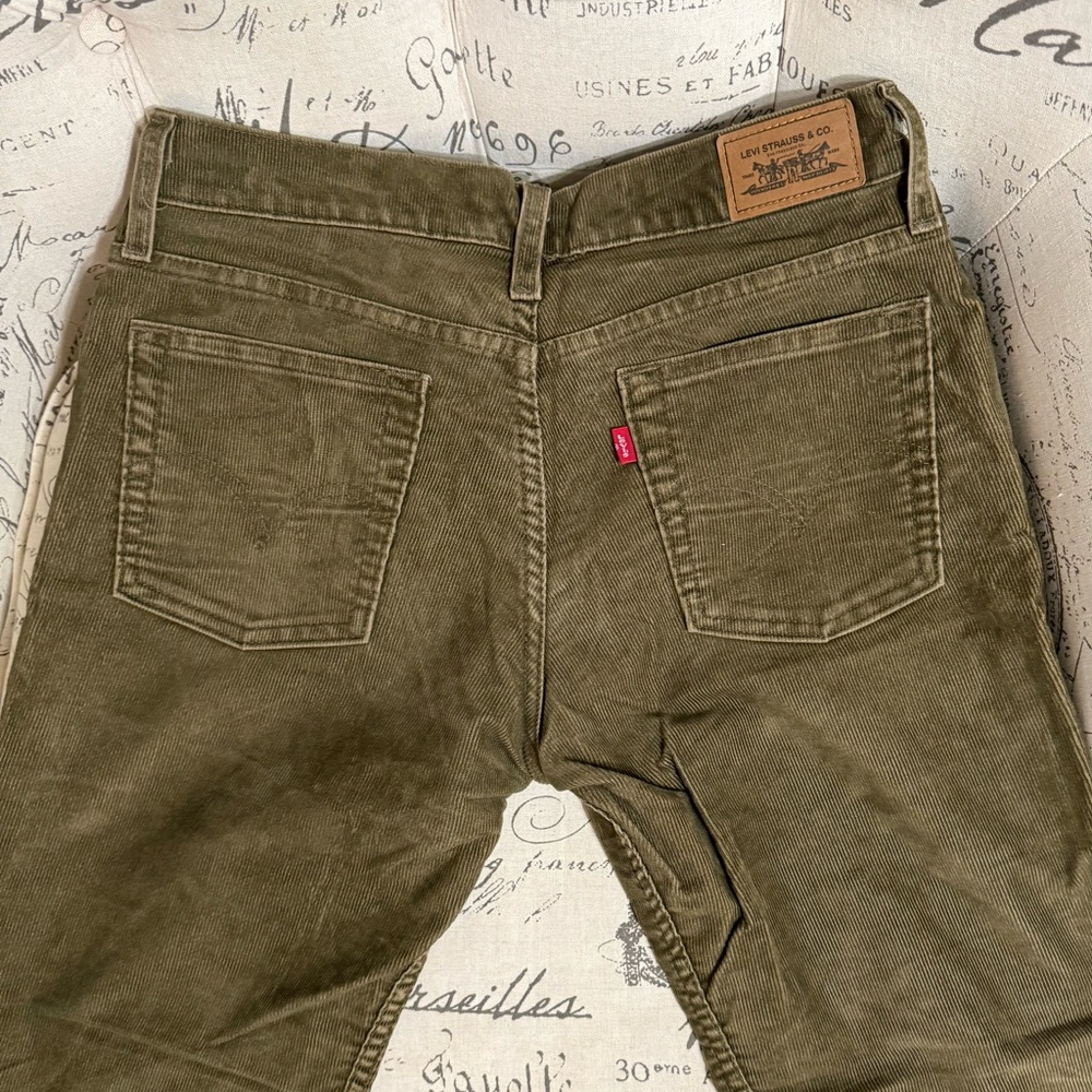 518 super low Levi's Green Boot Cut Corduroy Pants size 9M